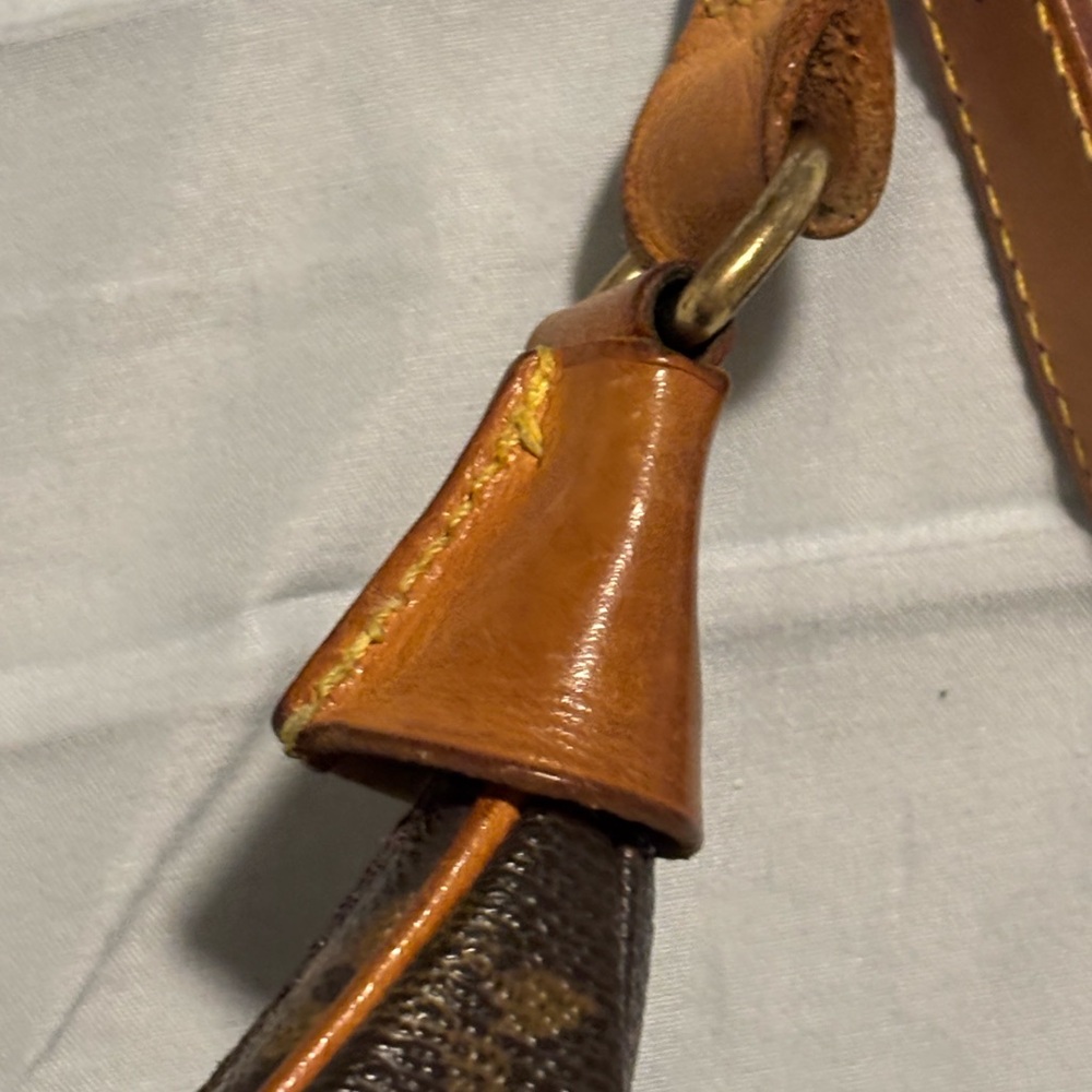 LOUIS VUITTON Monogram Boulogne 30 Shoulder Bag - Picture 12 of 15